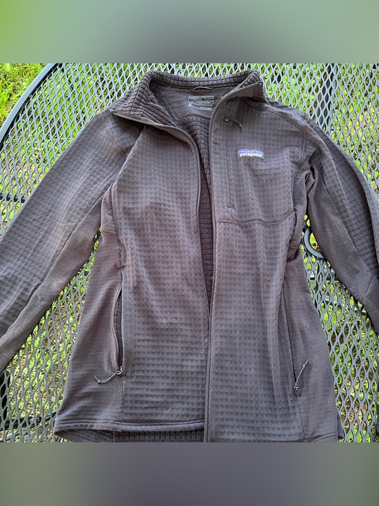 Patagonia Jackets & Blazers - Patagonia Women's Black Full-Zip Fleece Jacket R1